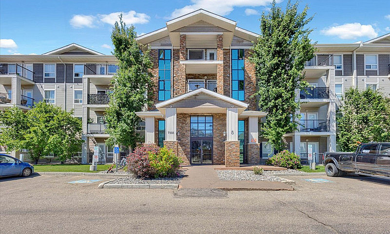 Stylish Condo In Sou...