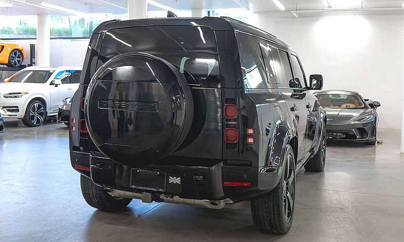 2024 Land Rover Defe...