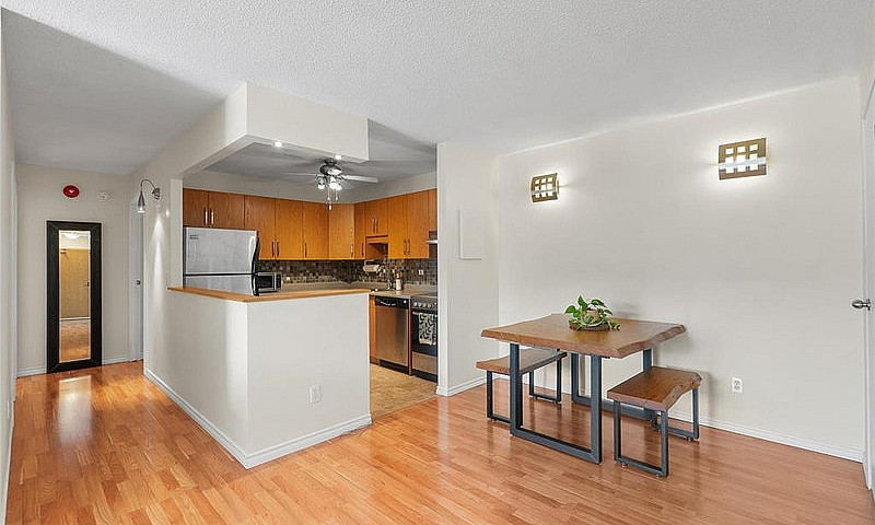 301 7 Burland Avenue...