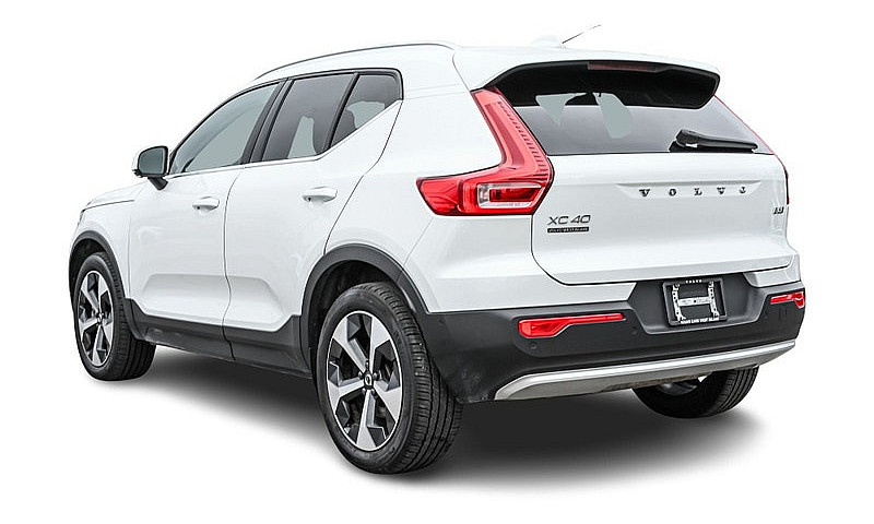 2024 Volvo Xc40...