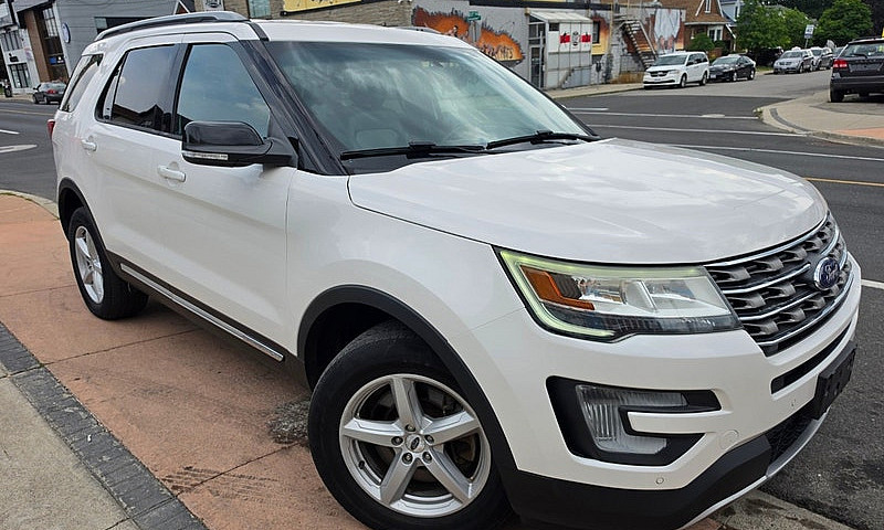 2017 Ford Explorer X...
