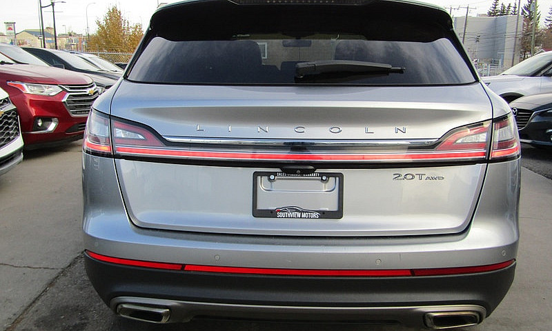 2020 Lincoln Nautilu...