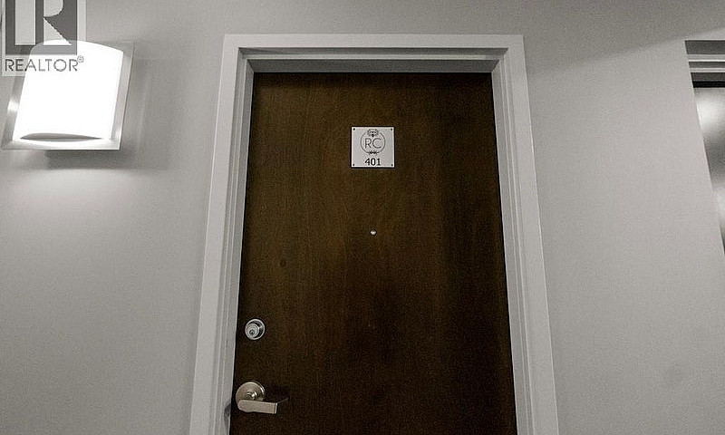 112 King Street E Un...