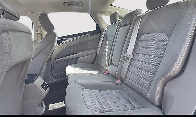 2020 Ford Fusion Se ...