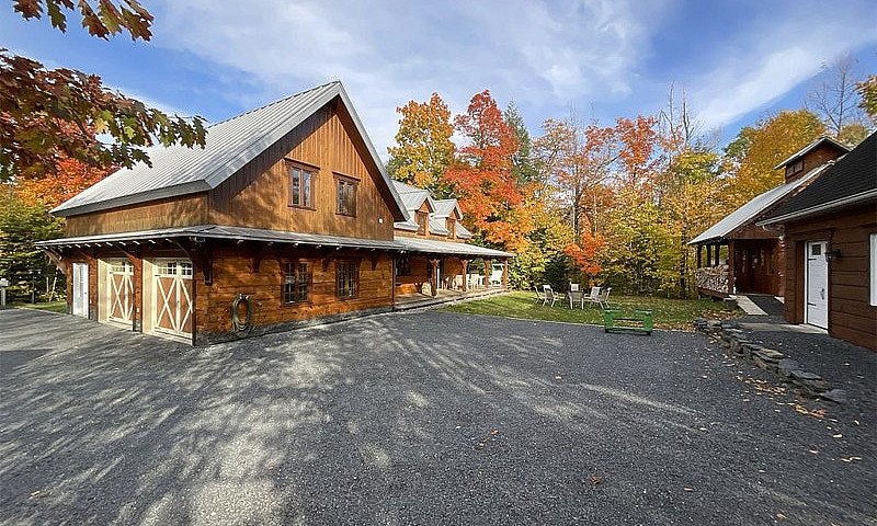$2,750,000 - 2 Store...