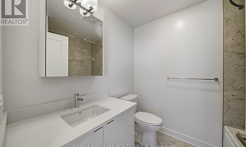 2605 - 180 George St...
