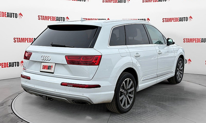 2019 Audi Q7 Progres...