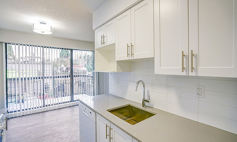 Royale - 1 Bedroom A...