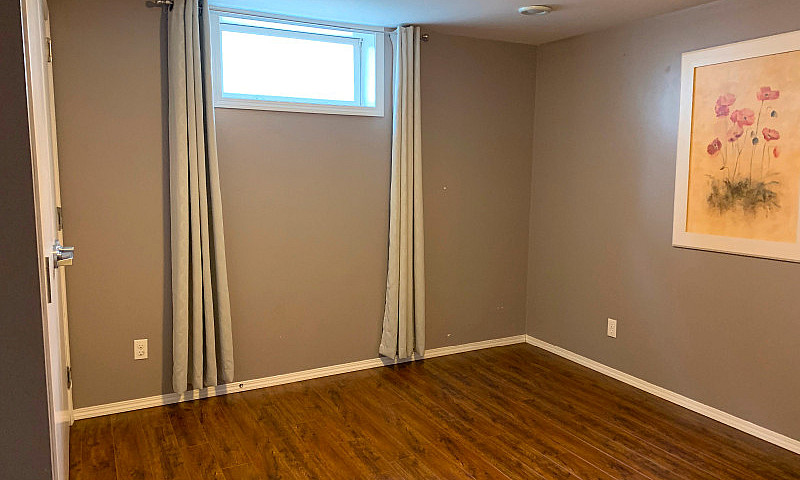 2 Bedroom Basement U...