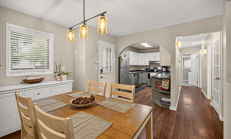 For Sale! 290 Burlan...