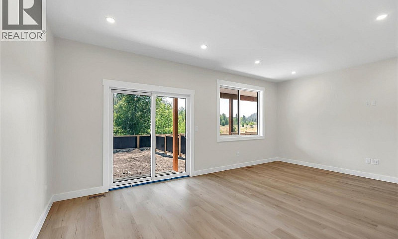 524 Similkameen Ave ...