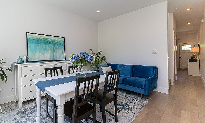 Townhome 3 Beds, 4 B...