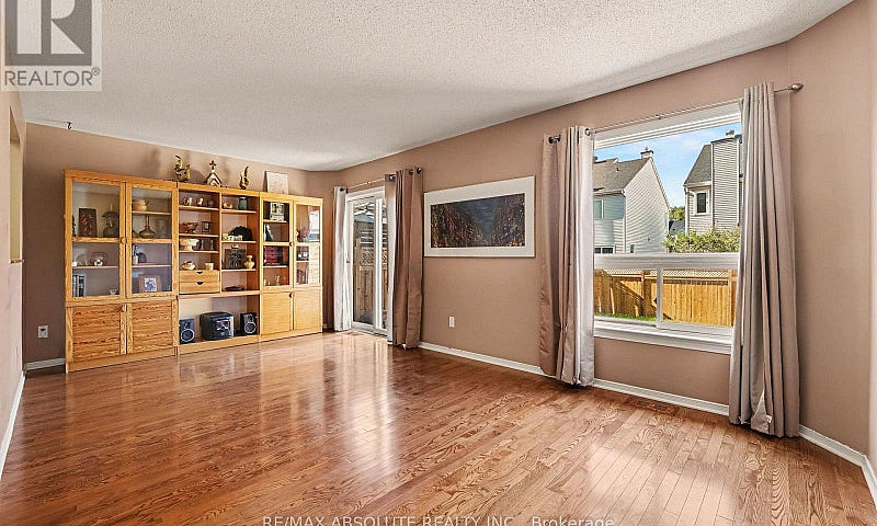 42 Roblyn Way Ottawa...