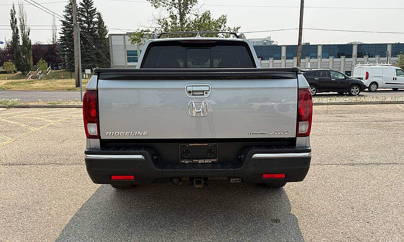 2017 Honda Ridgeline...