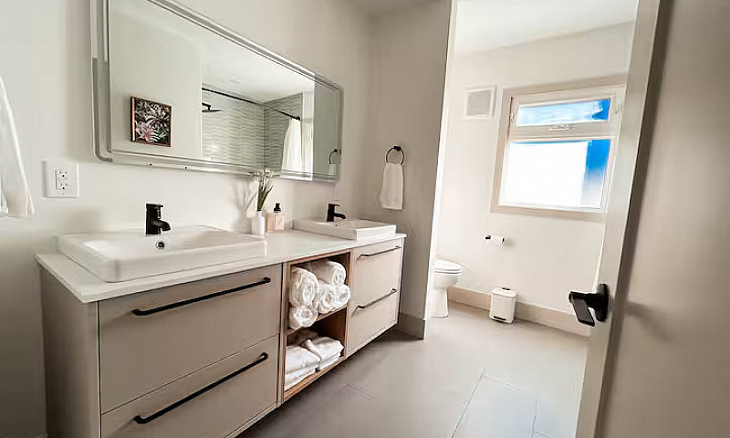 3-Bedroom, 2-Bathroo...