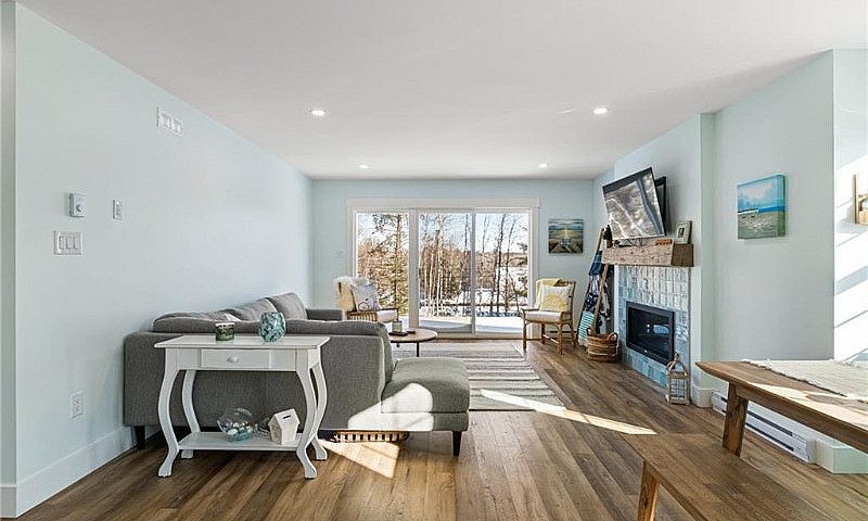 27 Sedona Cres. Moun...