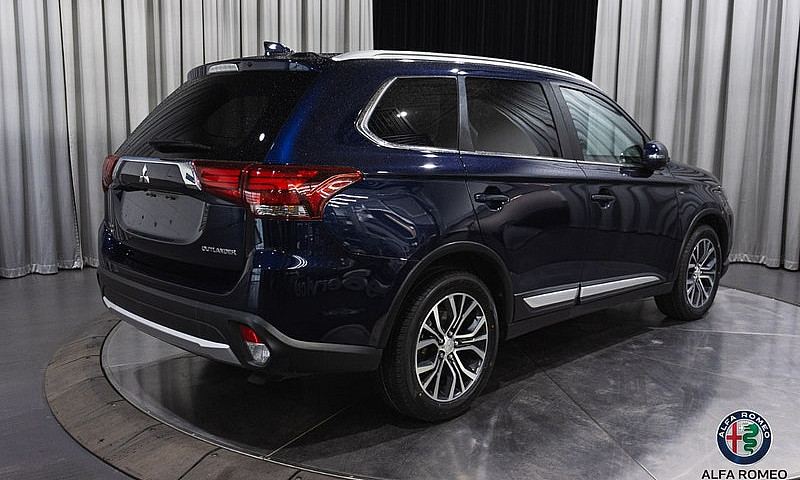 2018 Mitsubishi Outl...