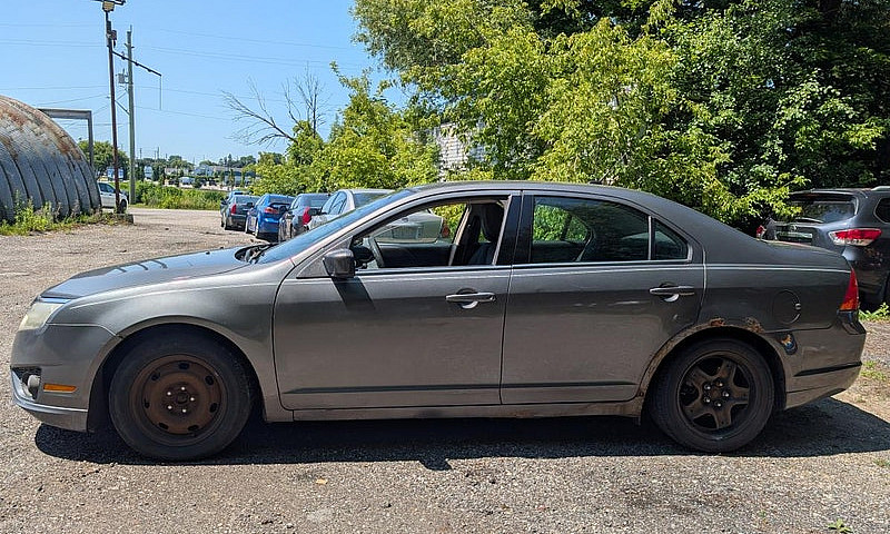 2010 Ford Fusion 4Dr...