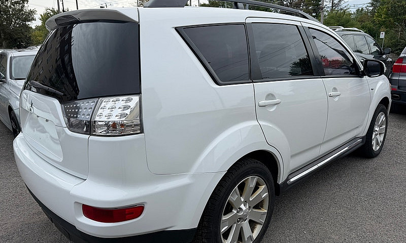 2012 Mitsubishi Outl...