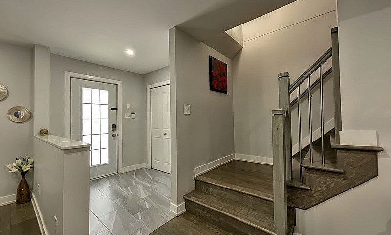 $625,000 - Semi-Deta...