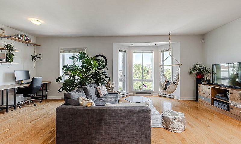 Superbe Condo Au Der...