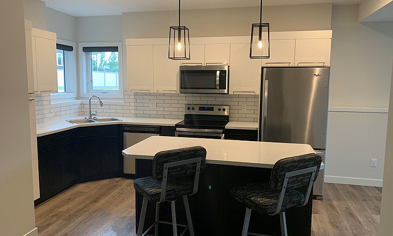 Spacious 2 Bedroom B...