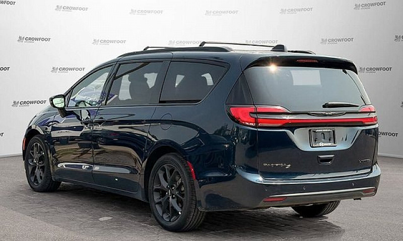 2025 Chrysler Pacifi...
