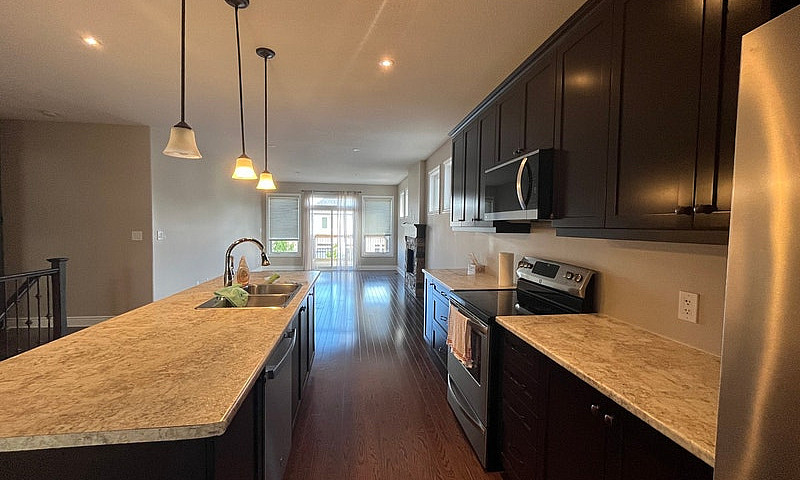 Gorgeous 4 Bedroom C...