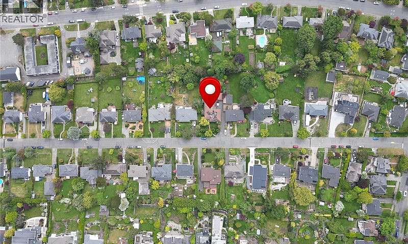 1637 Warren Gdns Vic...