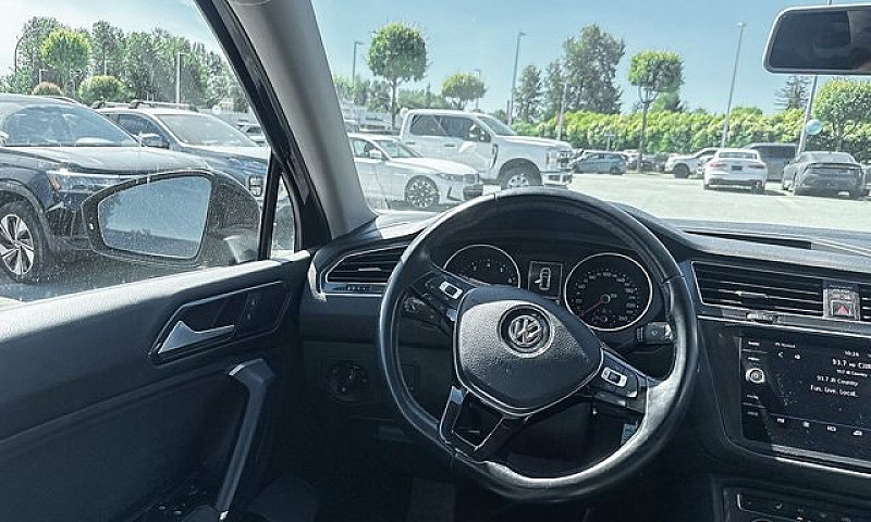 2018 Volkswagen Tigu...