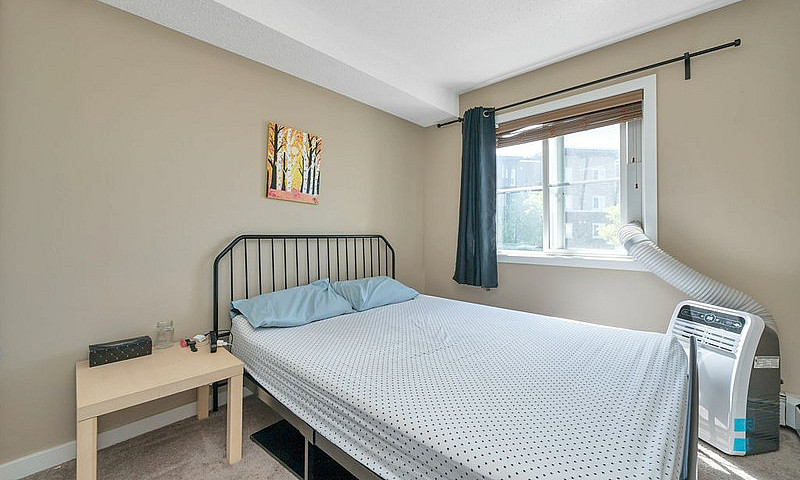 Condo For Sale/ 2 Be...