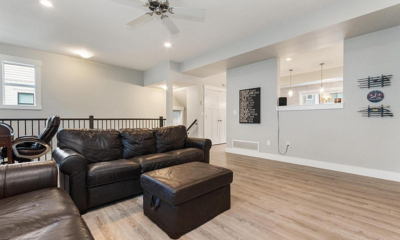7 386 Pine Avenue, H...