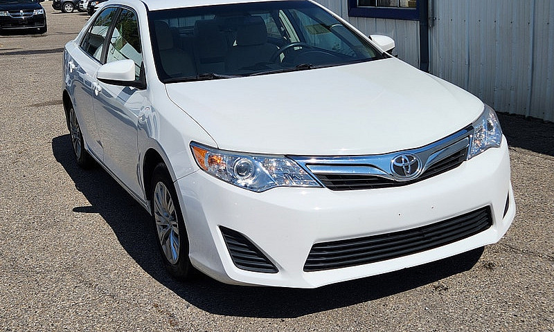2014 Toyota Camry Le...