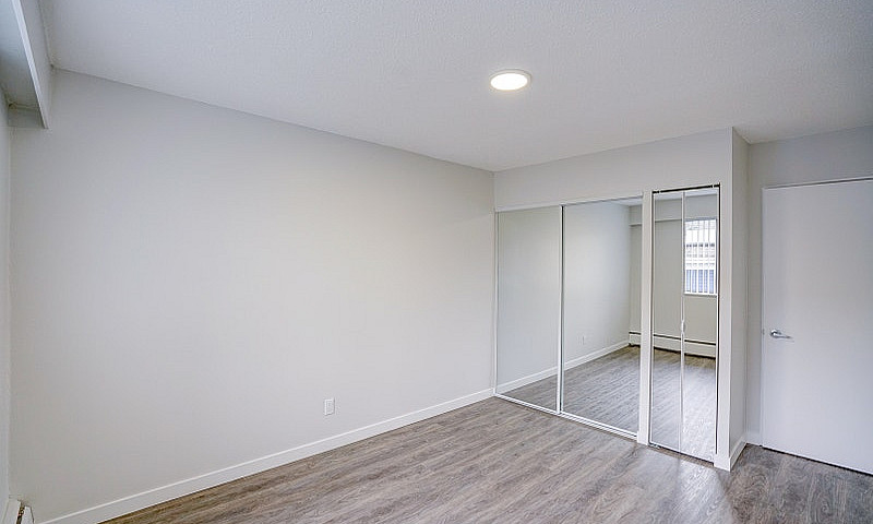 Royale - 1 Bedroom A...