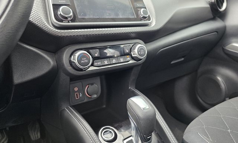 2020 Nissan Kicks Sv...