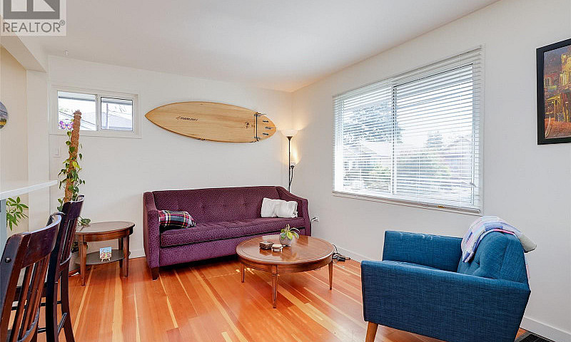 1728 Foul Bay Rd Vic...