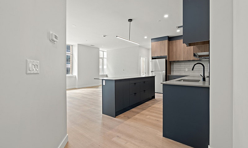 Downtown 2-Bedroom –...