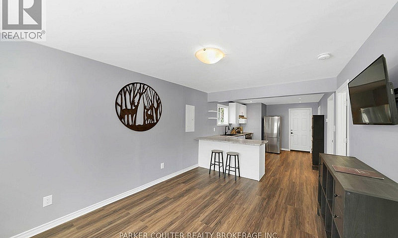 71 Curtis Street Ess...
