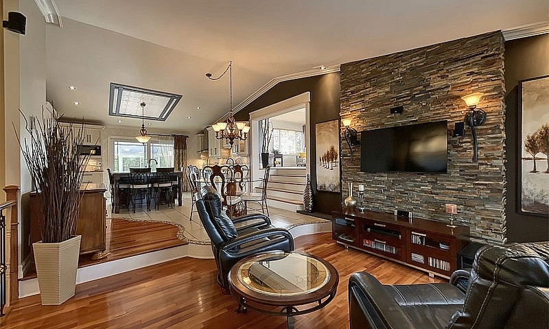 $615,000 - Bungalow ...
