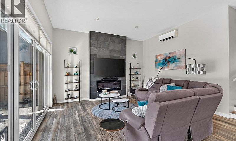 923 Randall Pl Langf...