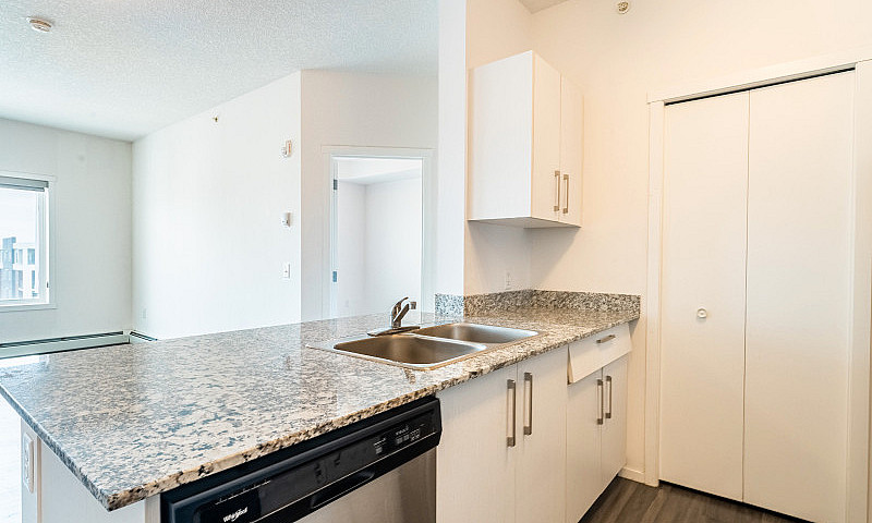 2 Bed 2 Bath Condo D...