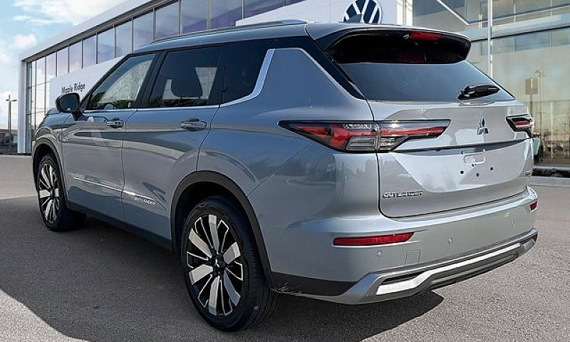 2025 Mitsubishi Outl...
