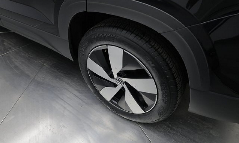 2025 Volkswagen Taos...