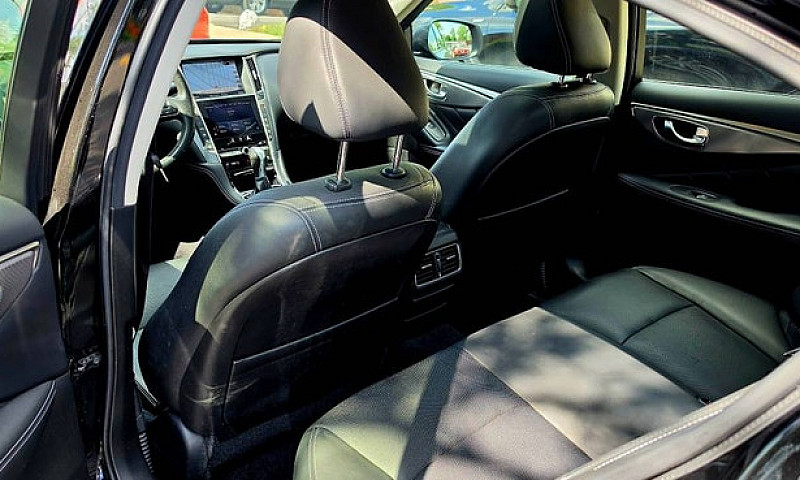 2016 Infiniti Q50 Aw...