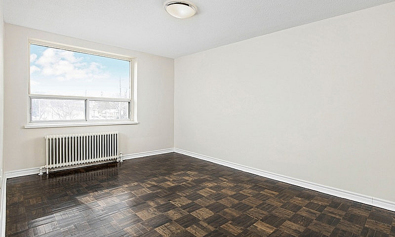 2 Bedrooms Apartment...
