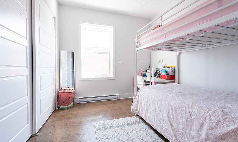 Newly Renovated 5 1/...