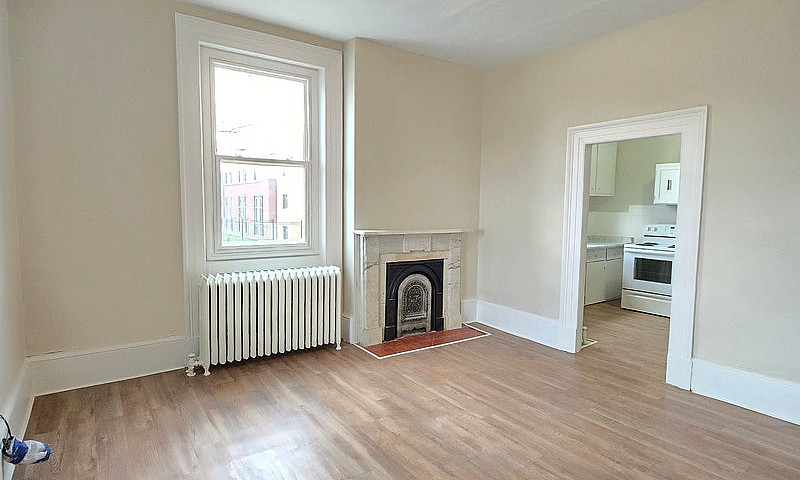Bright & Spacious Ma...