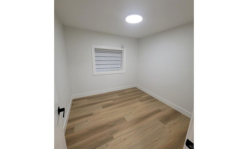 7530 205A Street Lan...
