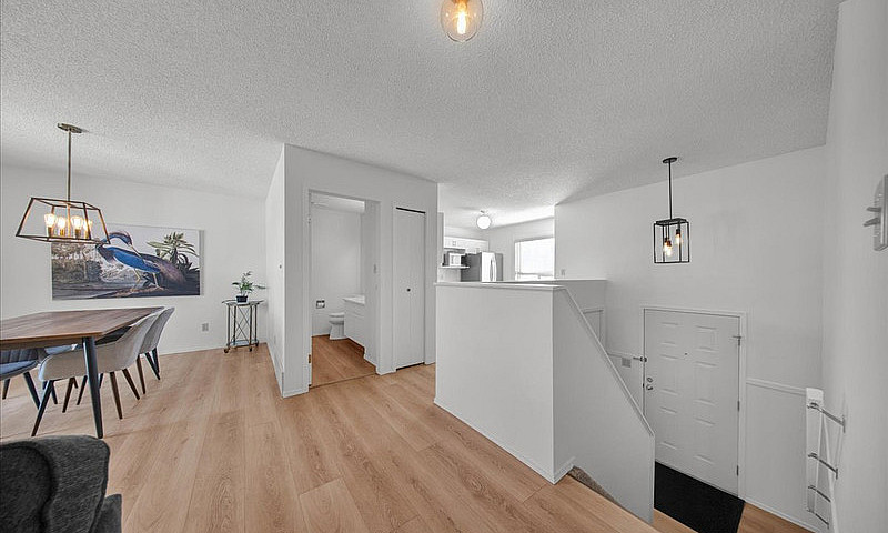 Full Renovated Townh...