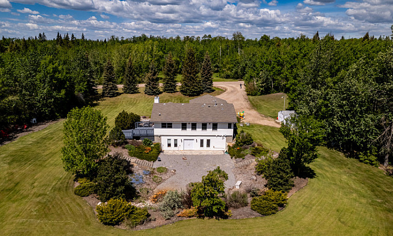 Gorgeous Acreage Loc...